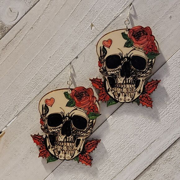 Large Skull With a Rose and Heart Earrings - Picture 4 of 6